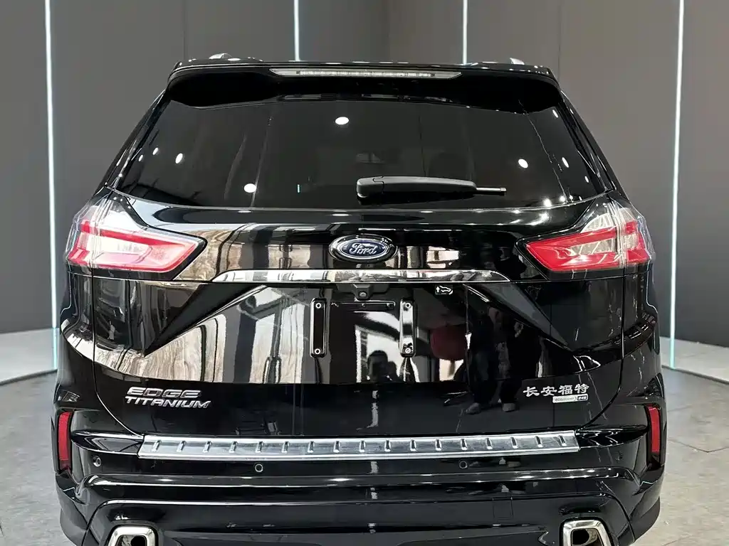 Ford Edge — фото 8