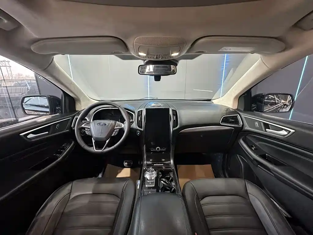 Ford Edge — фото 9