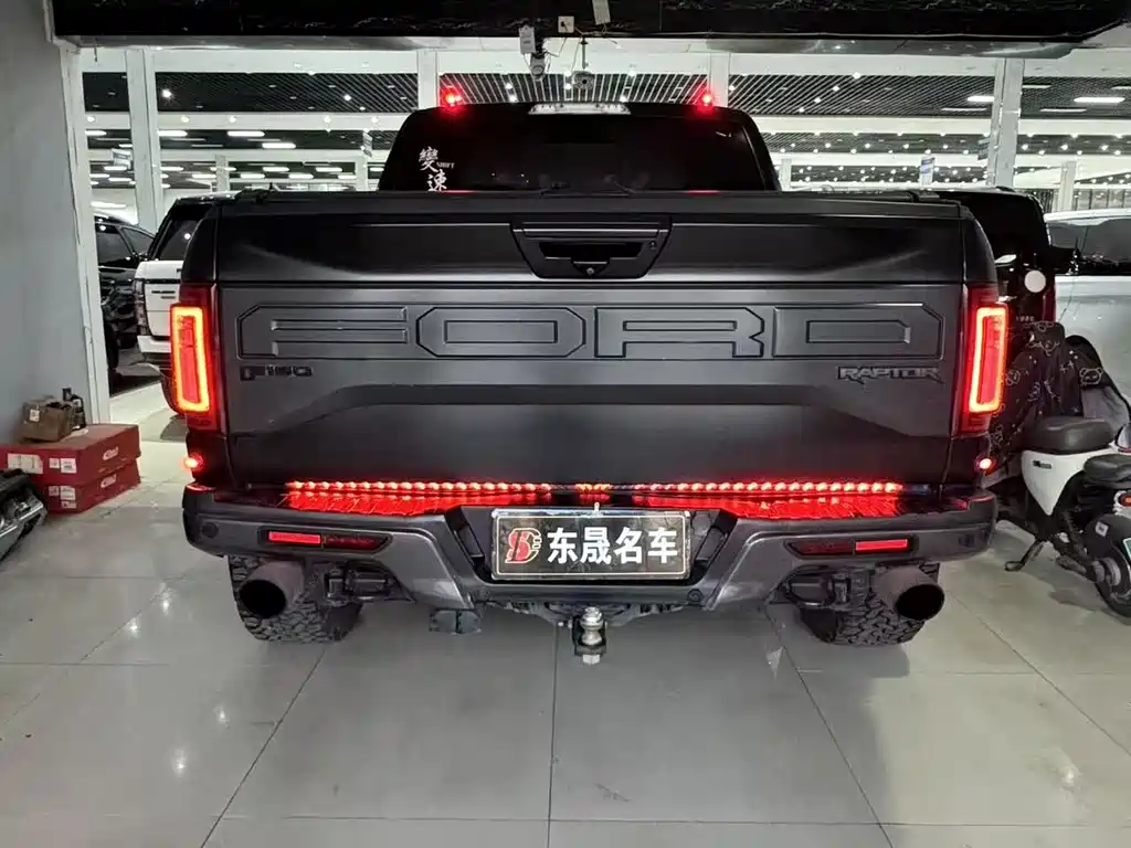 Ford F-150 Raptor — фото 8