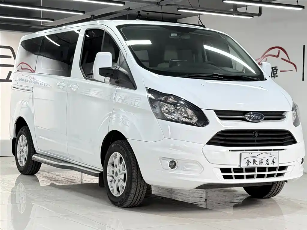 Ford Tourneo — фото 3
