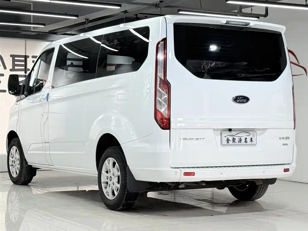 Ford Tourneo — фото 4