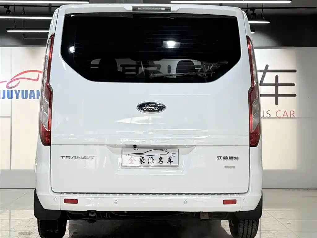 Ford Tourneo — фото 5