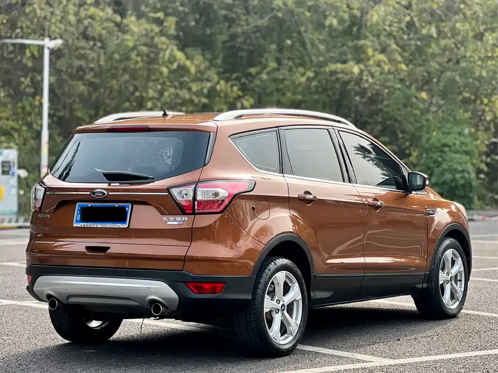 Ford Kuga — фото 3
