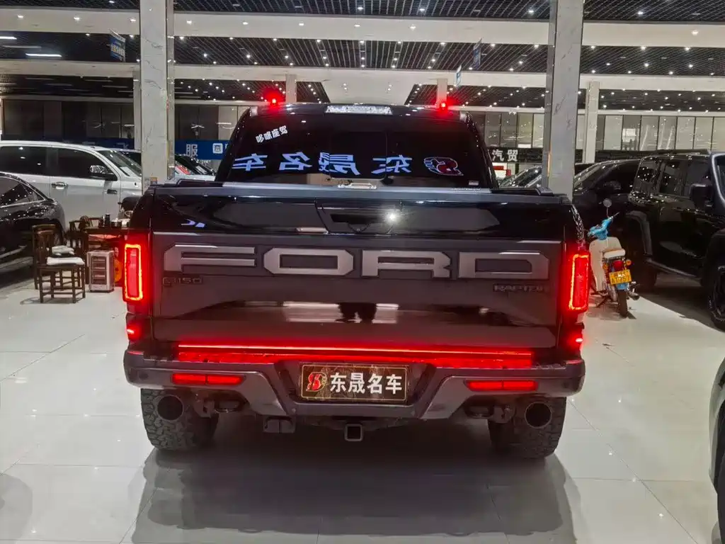 Ford F-150 Raptor — фото 8