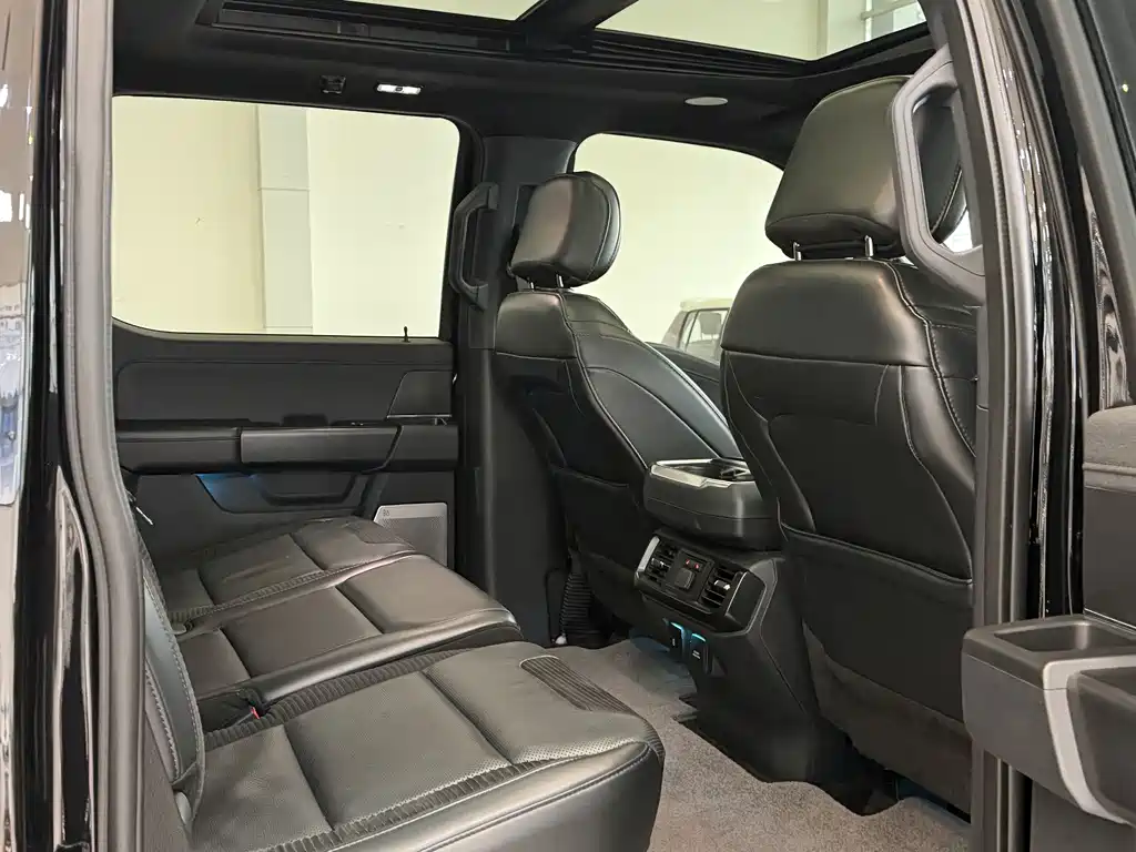 Ford F-150 Raptor — фото 9