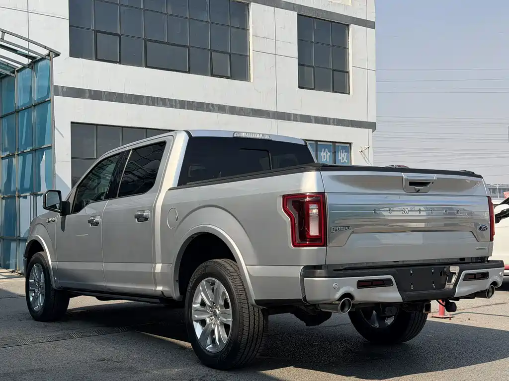 Ford F-150 Raptor — фото 6