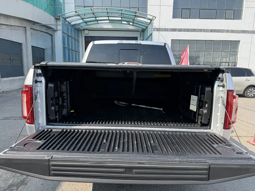 Ford F-150 Raptor — фото 7