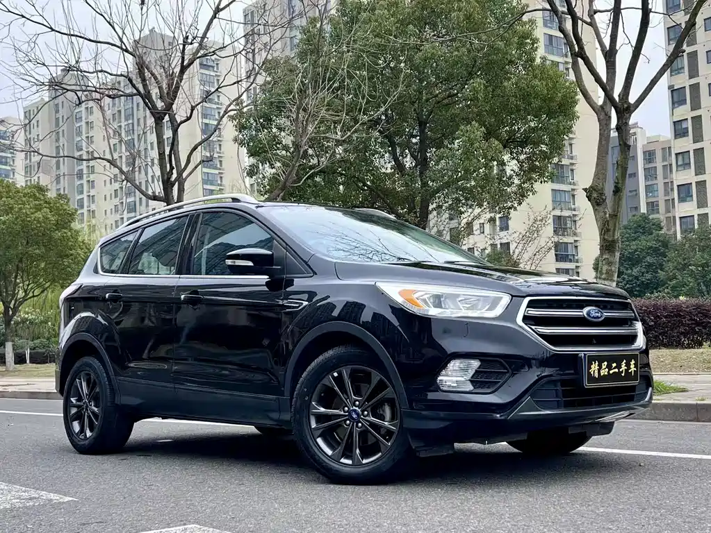 Ford Kuga — фото 2