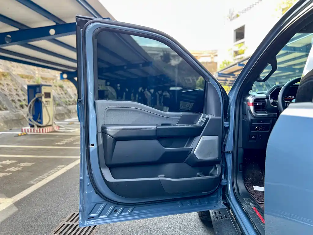 Ford F-150 Raptor — фото 19