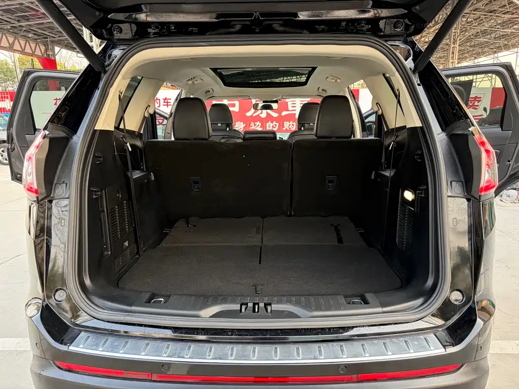 Ford Edge — фото 14