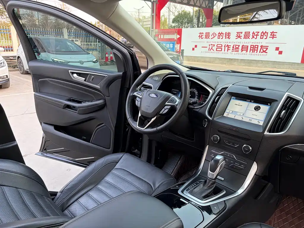 Ford Edge — фото 10