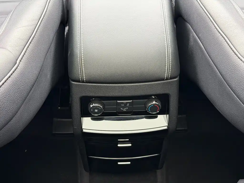 Ford Edge — фото 22