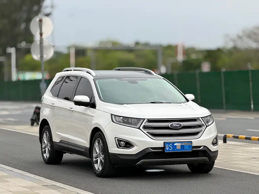 Ford Edge — фото 5