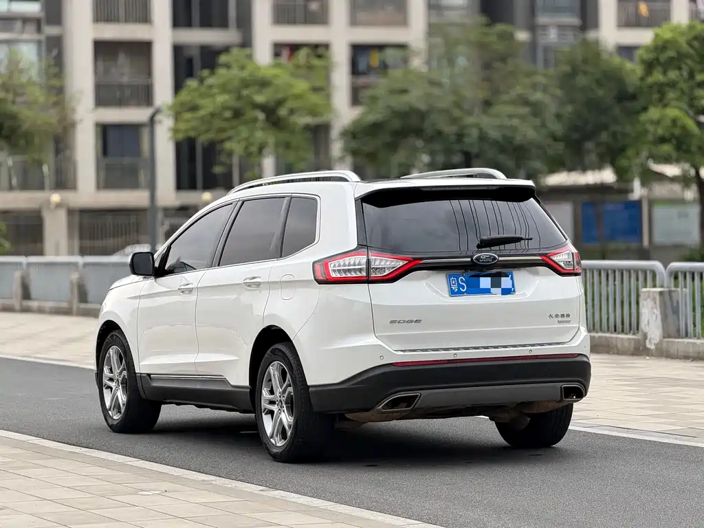 Ford Edge — фото 6