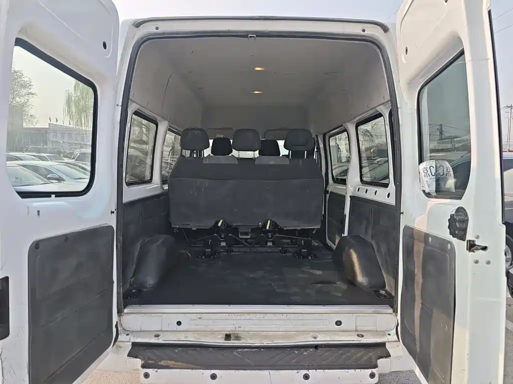 Ford Transit Custom — фото 11