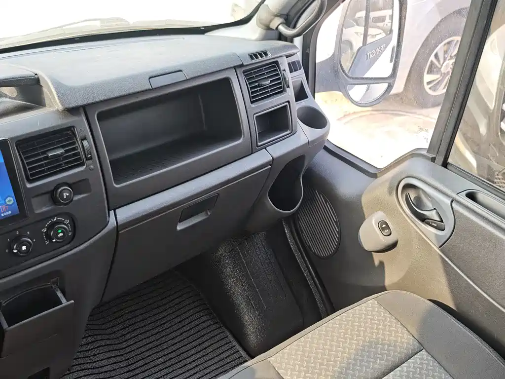 Ford Transit Custom — фото 14