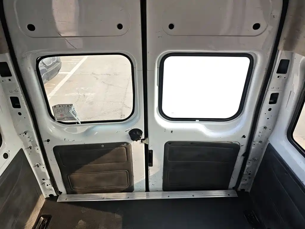 Ford Transit Custom — фото 16