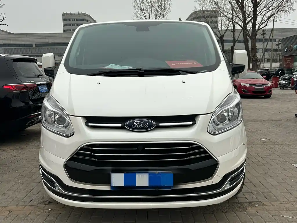 Ford Tourneo — фото 2