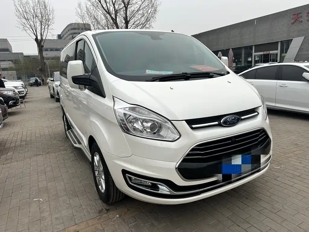 Ford Tourneo — фото 3