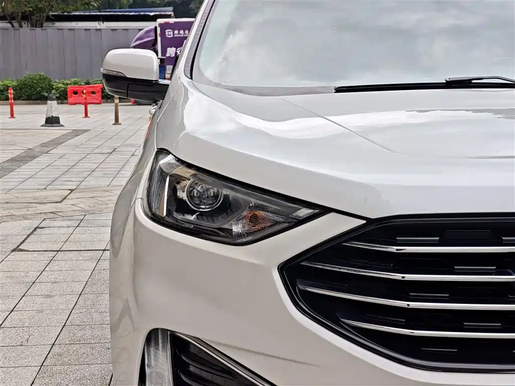 Ford Edge — фото 4