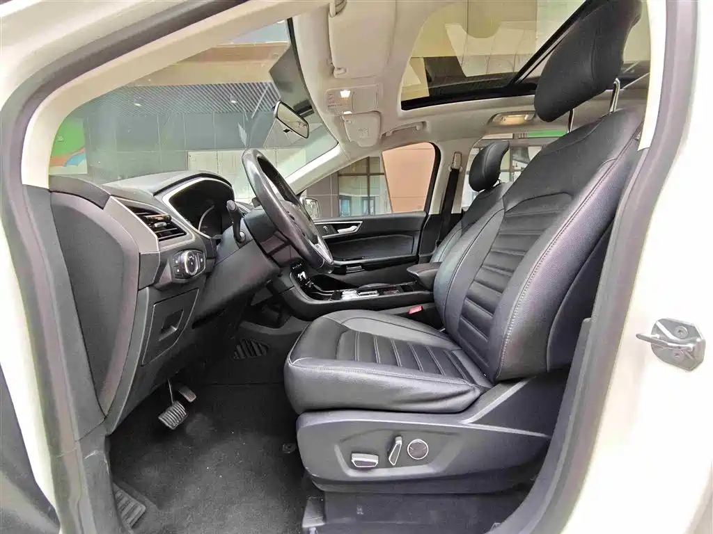 Ford Edge — фото 5