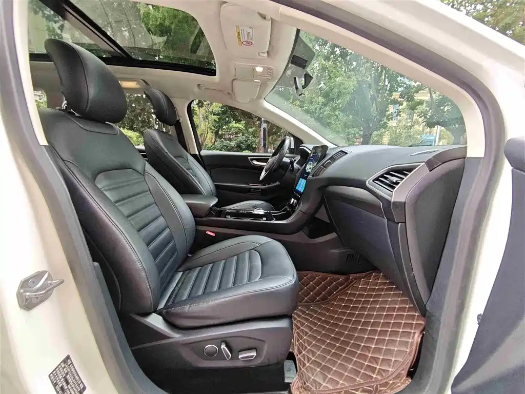 Ford Edge — фото 8