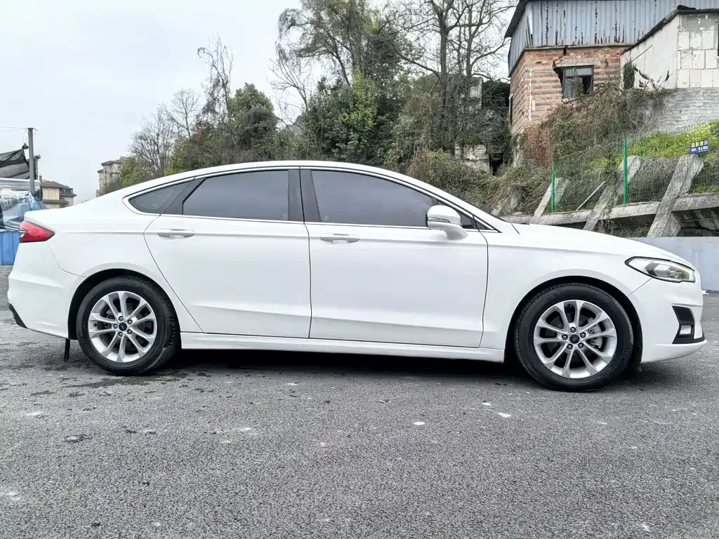 Ford Mondeo — фото 4