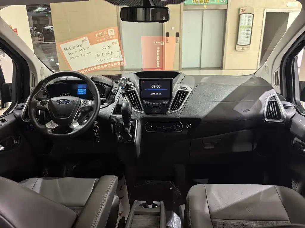 Ford Tourneo — фото 11