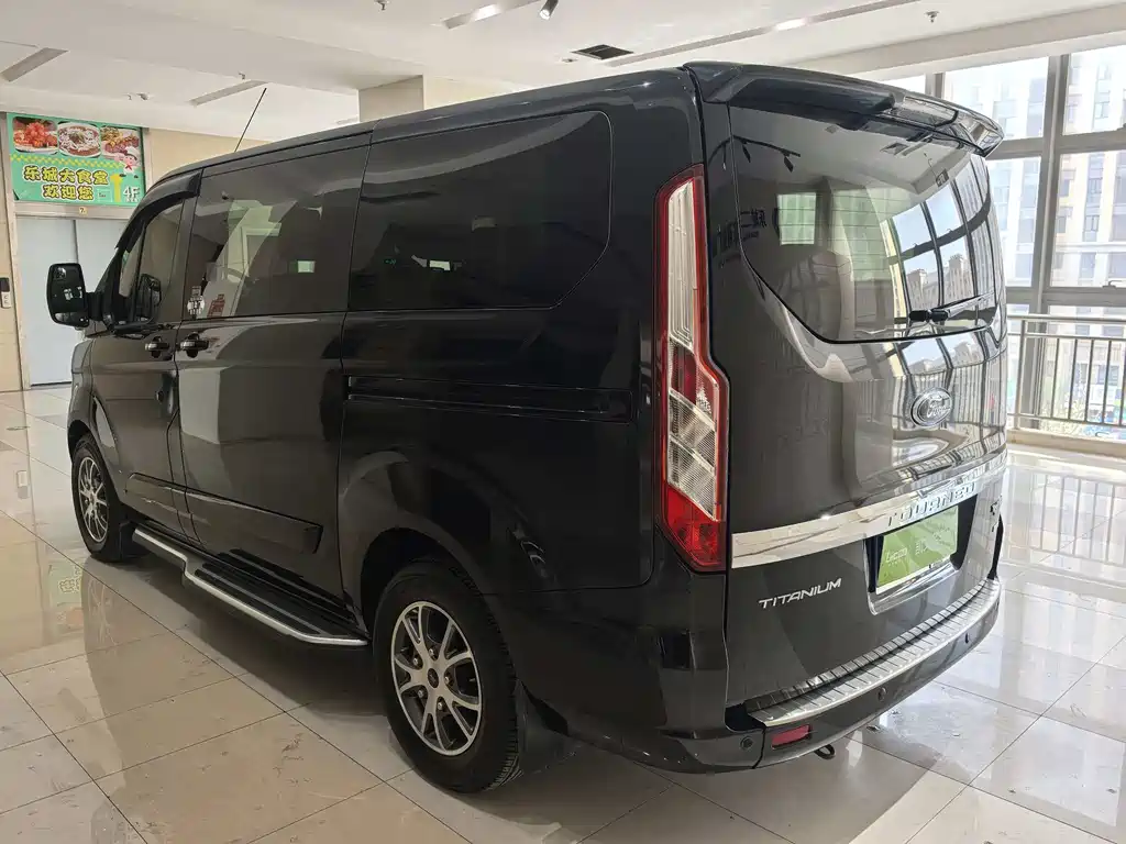 Ford Tourneo — фото 14