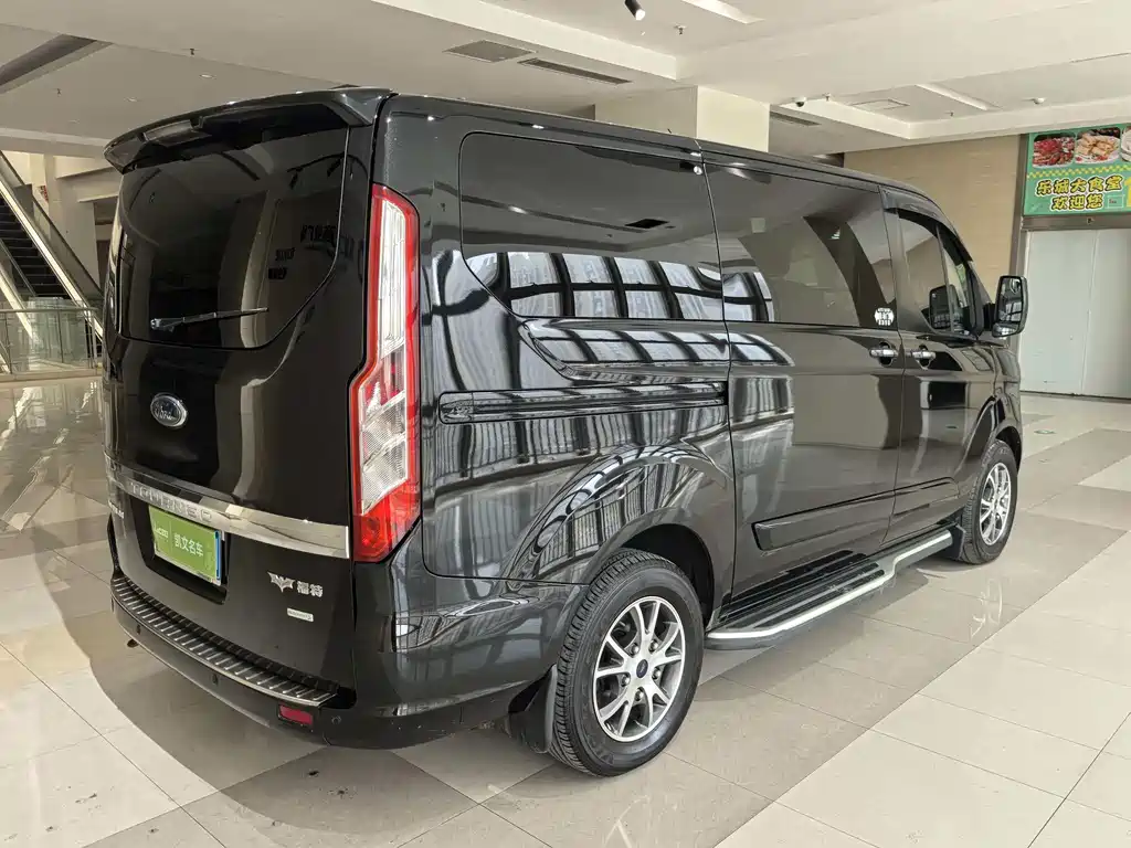 Ford Tourneo — фото 16