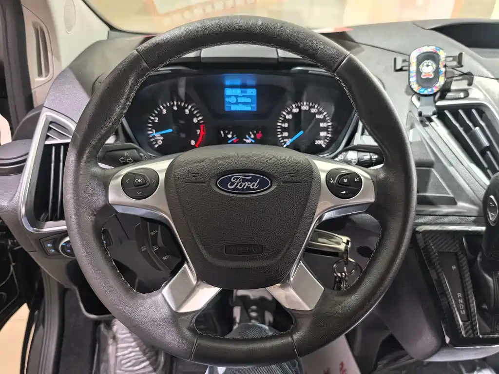 Ford Tourneo — фото 9