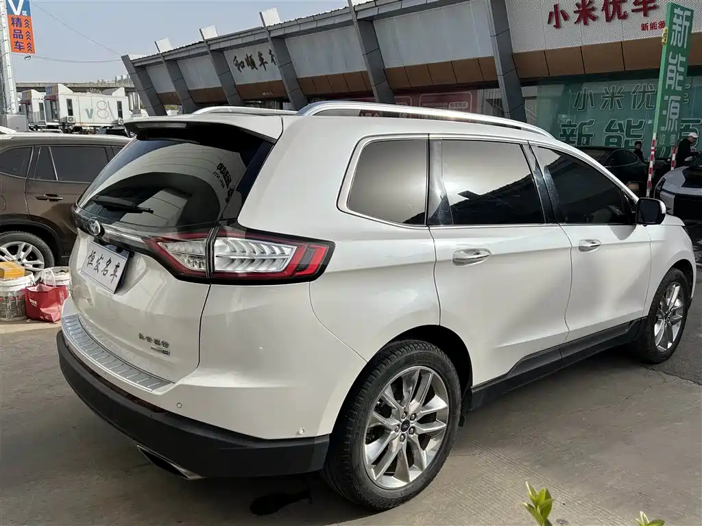 Ford Edge — фото 18