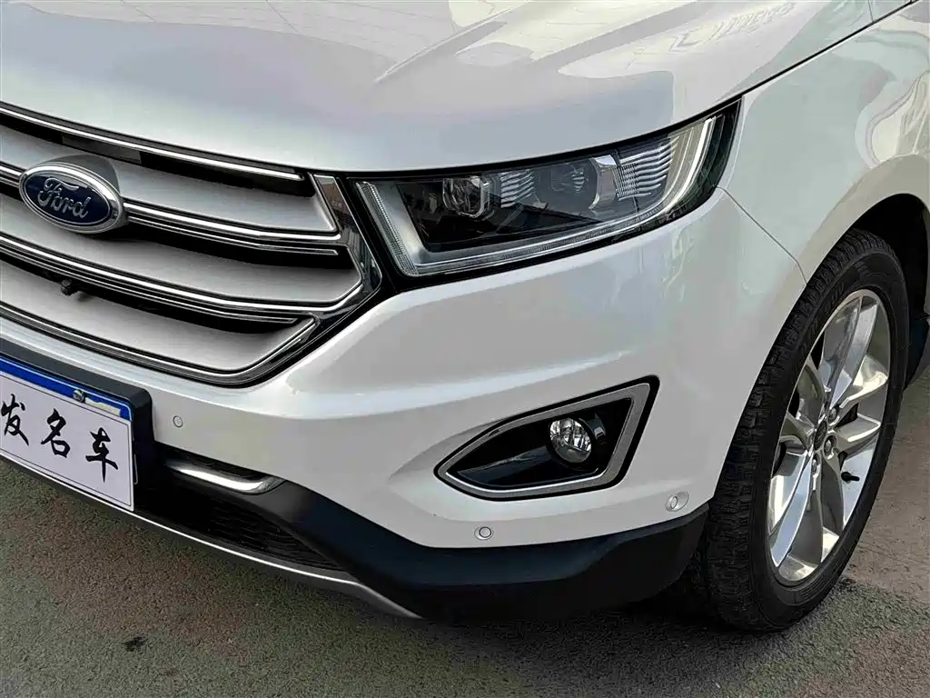 Ford Edge — фото 4