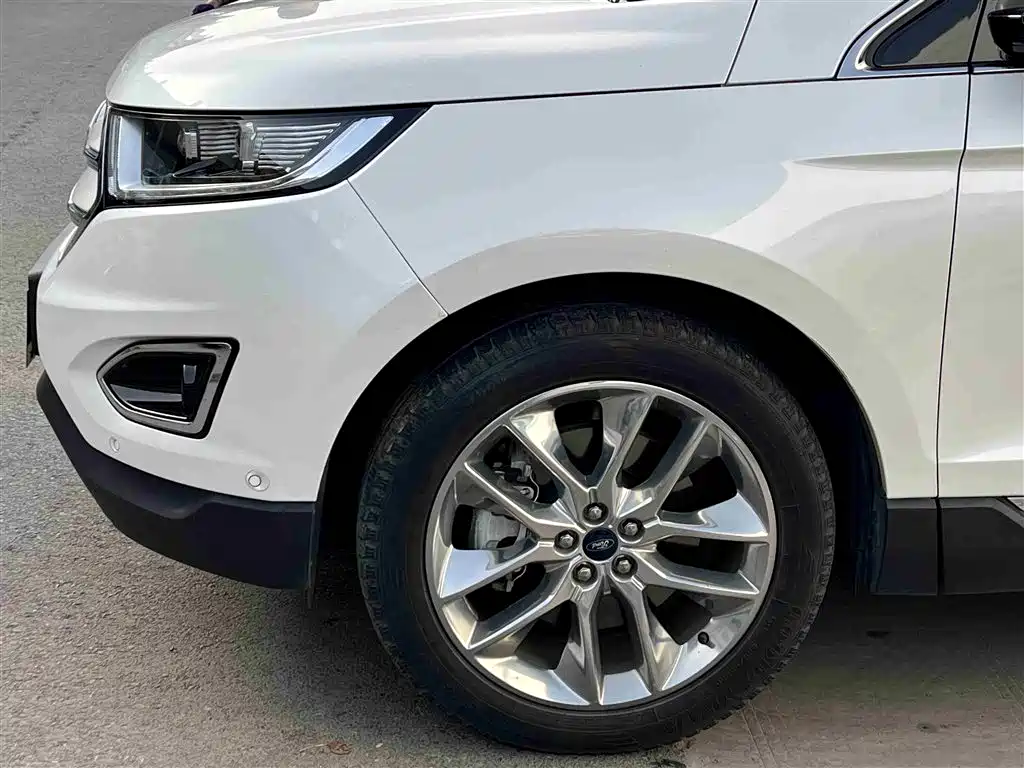 Ford Edge — фото 5