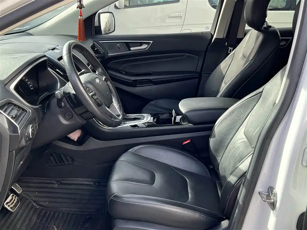 Ford Edge — фото 10