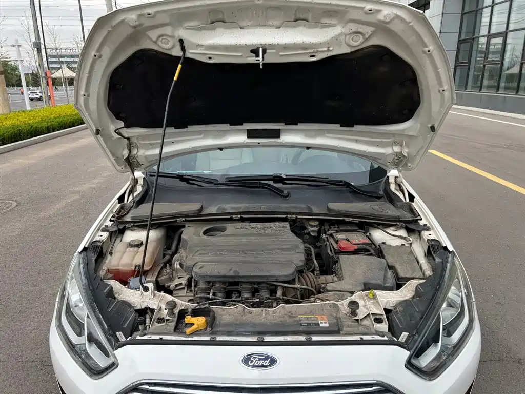 Ford Escort — фото 14