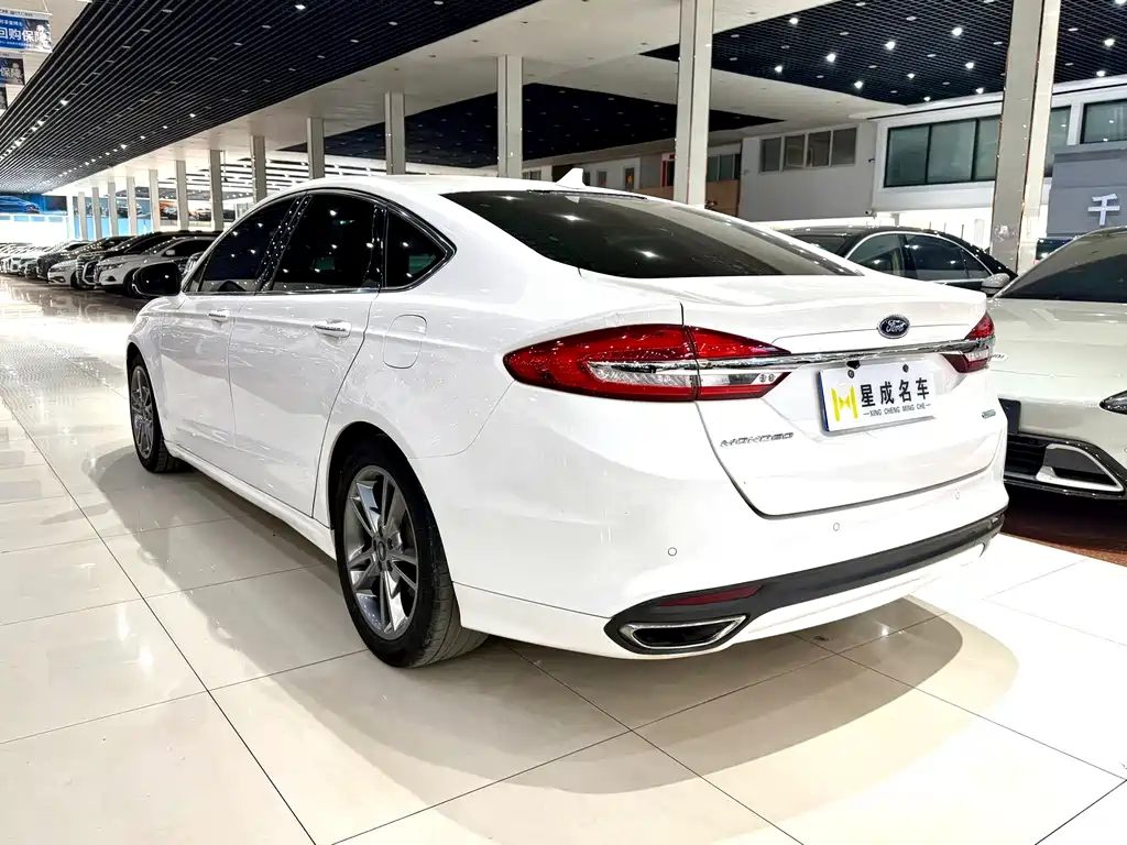Ford Mondeo — фото 9
