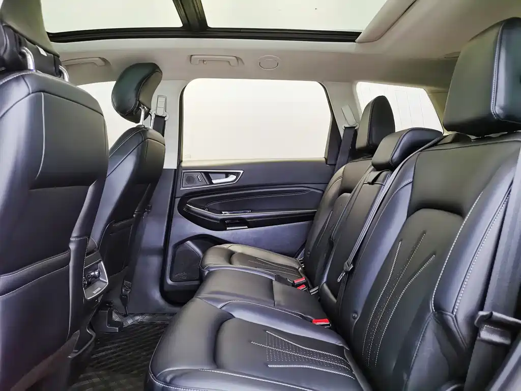 Ford Edge — фото 16