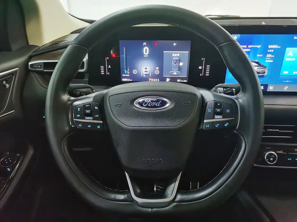 Ford Edge — фото 21