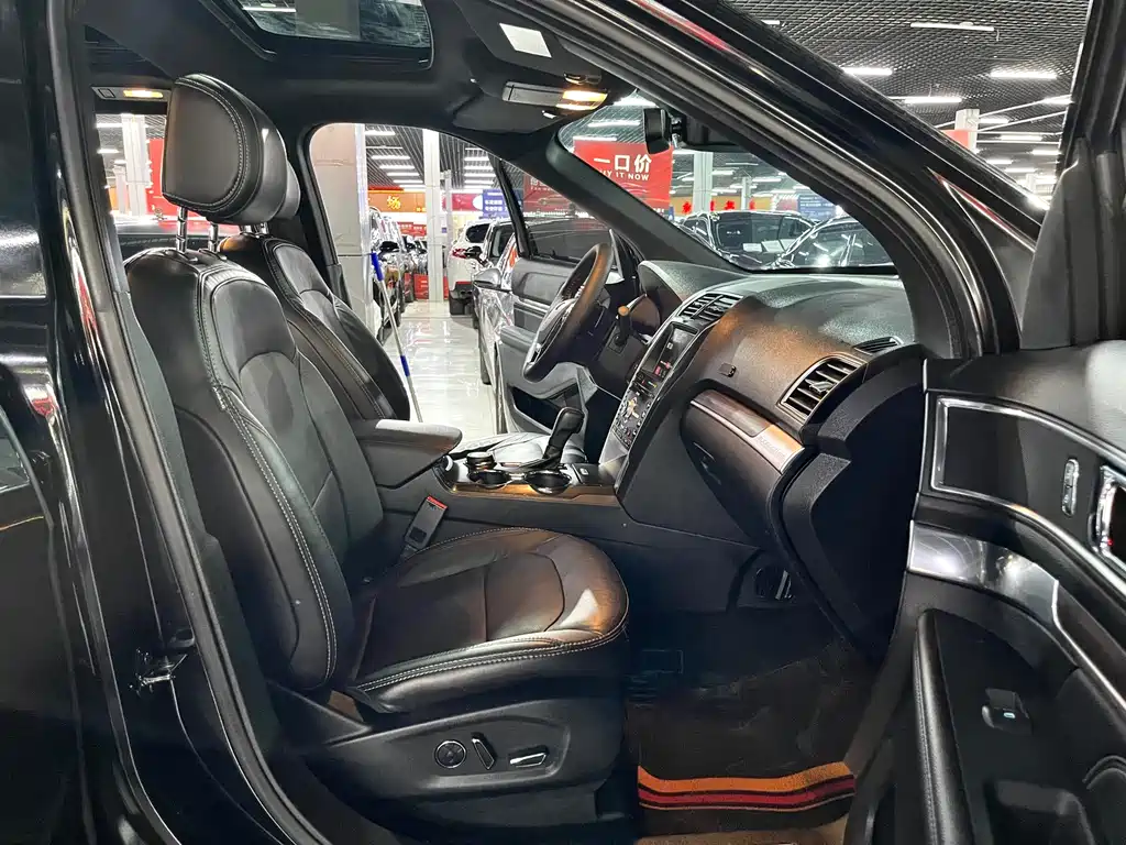 Ford Explorer (Import) — фото 10