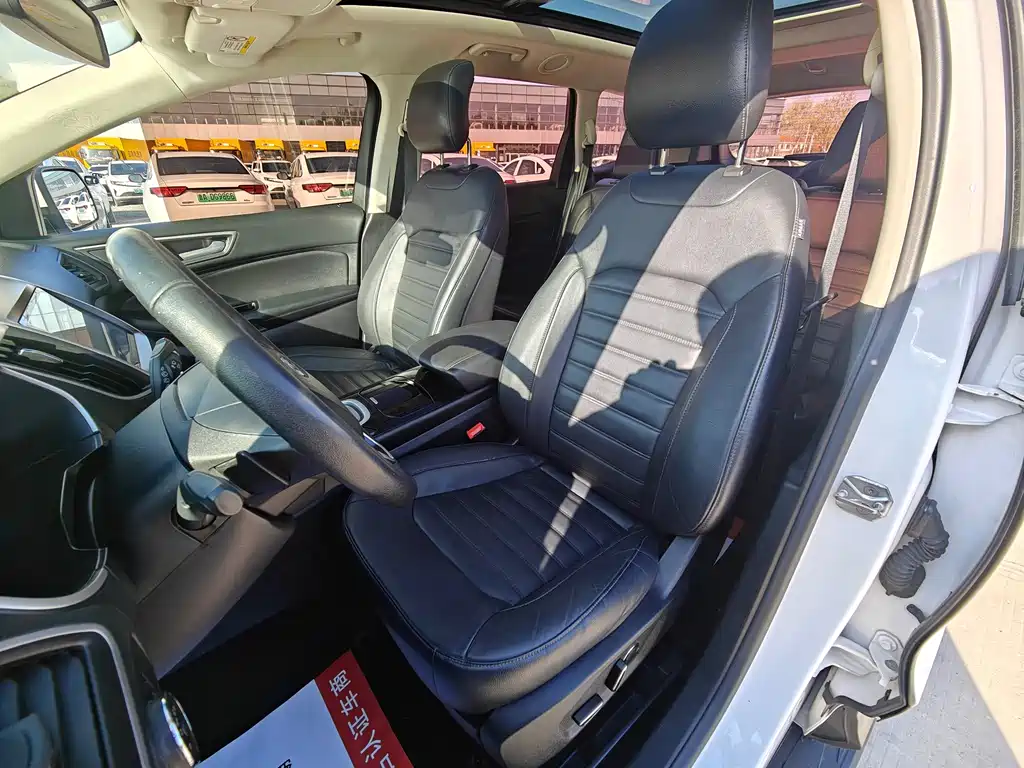 Ford Edge — фото 19