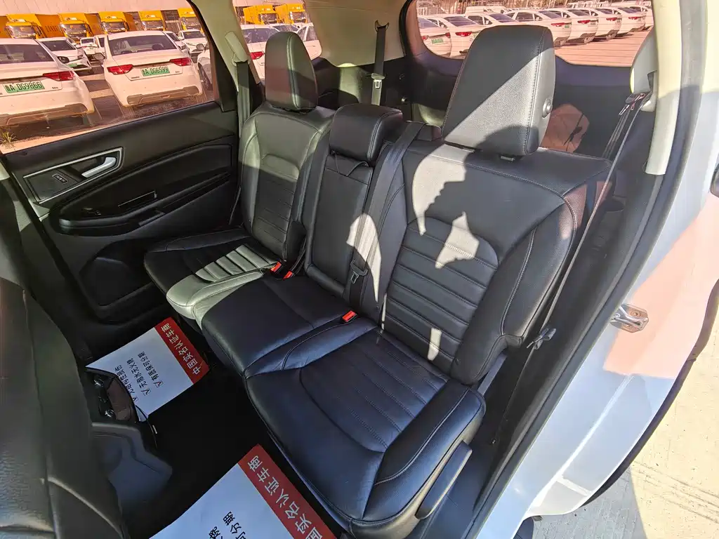 Ford Edge — фото 20
