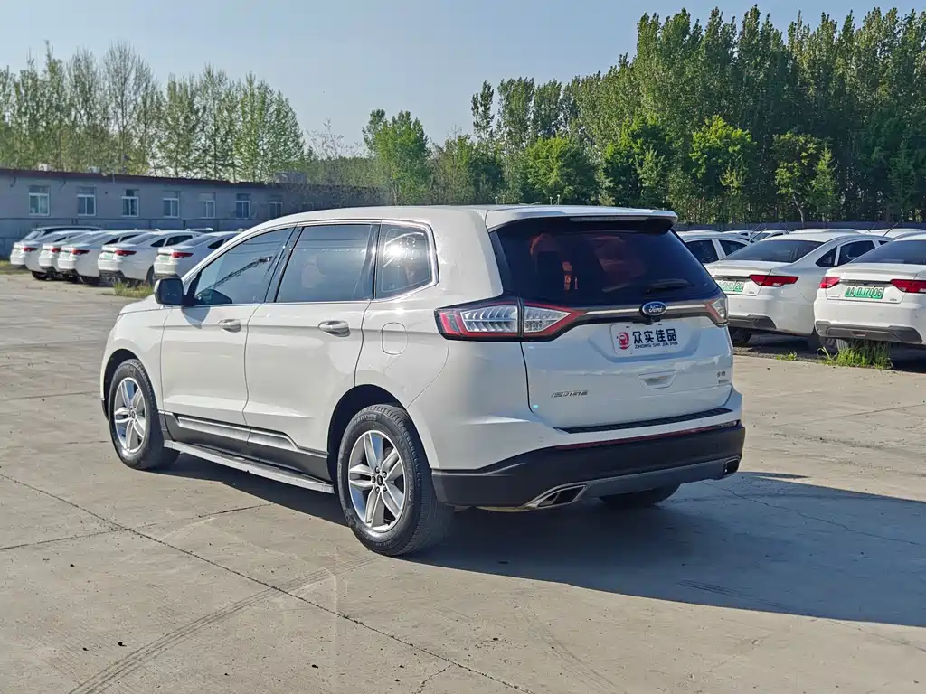 Ford Edge — фото 9
