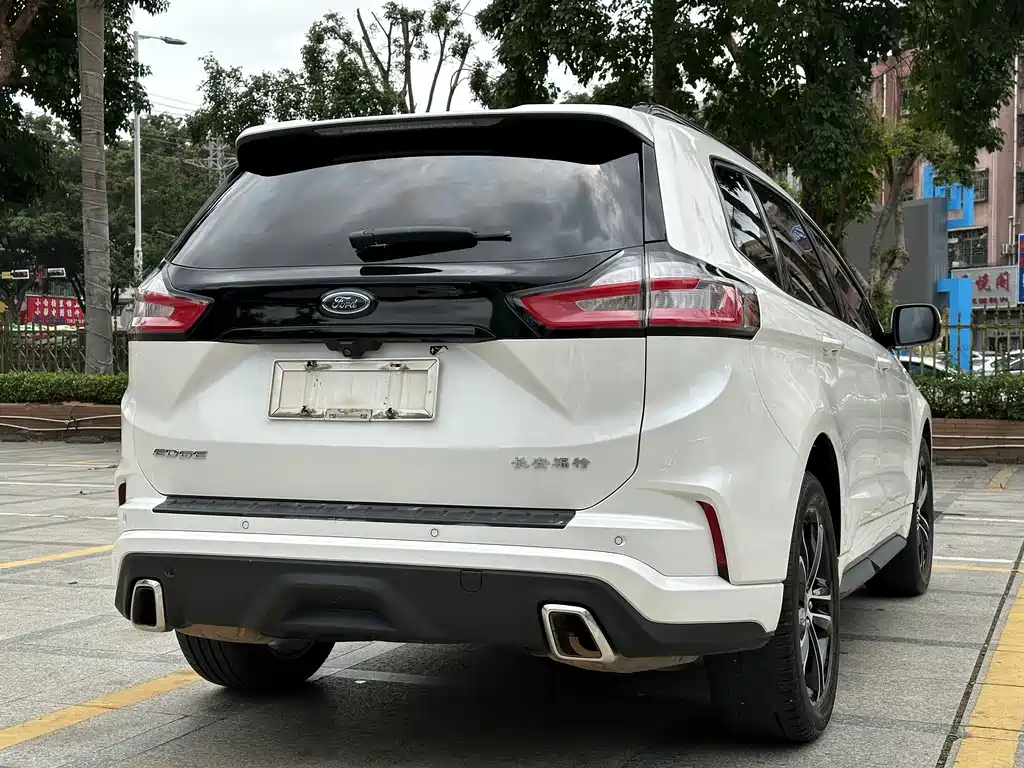 Ford Edge — фото 6