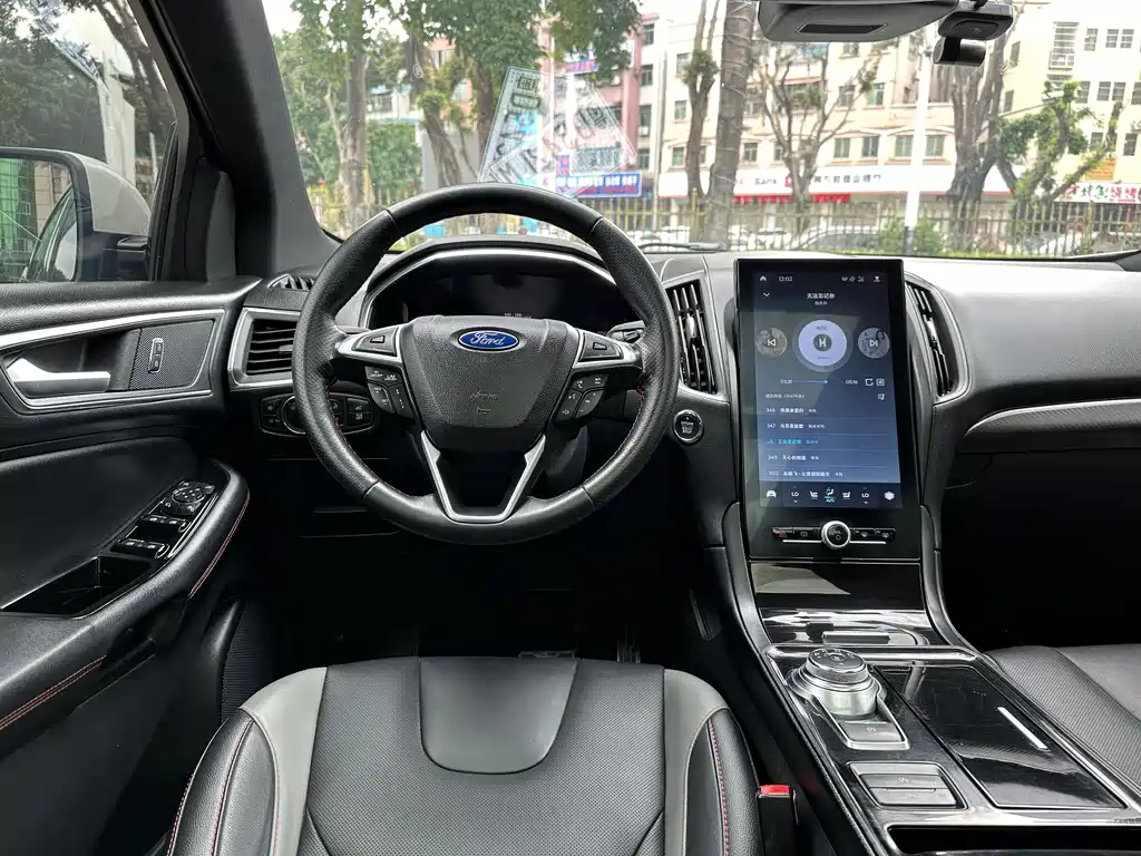 Ford Edge — фото 8