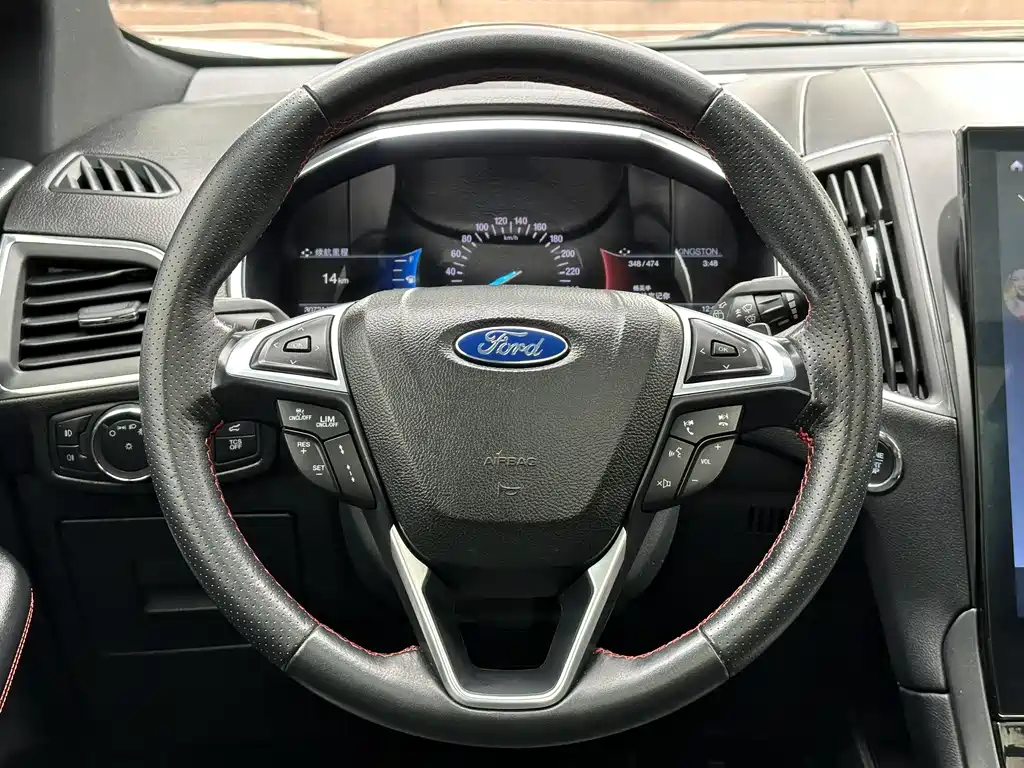 Ford Edge — фото 10