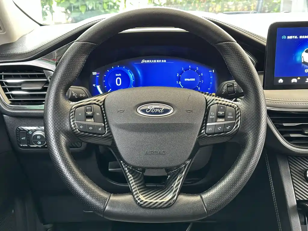 Ford Escape — фото 9