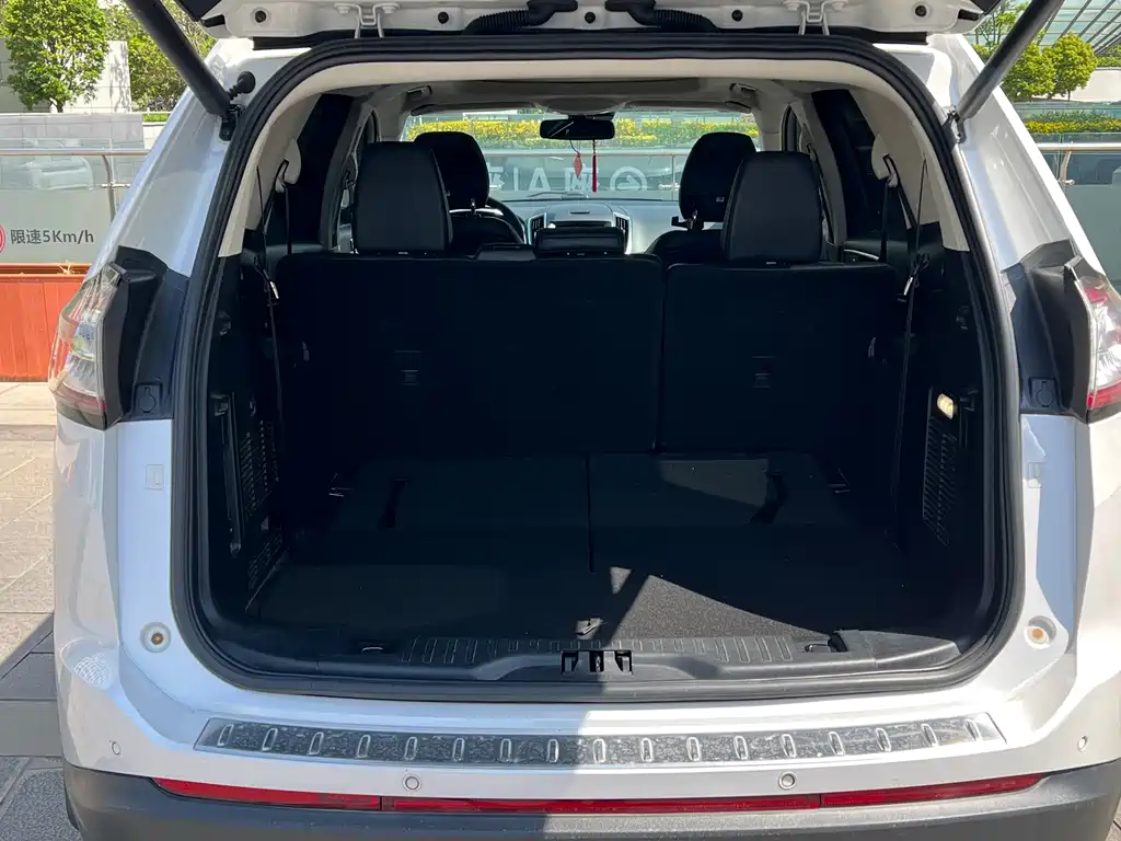 Ford Edge — фото 14