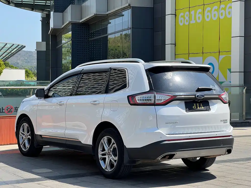 Ford Edge — фото 19
