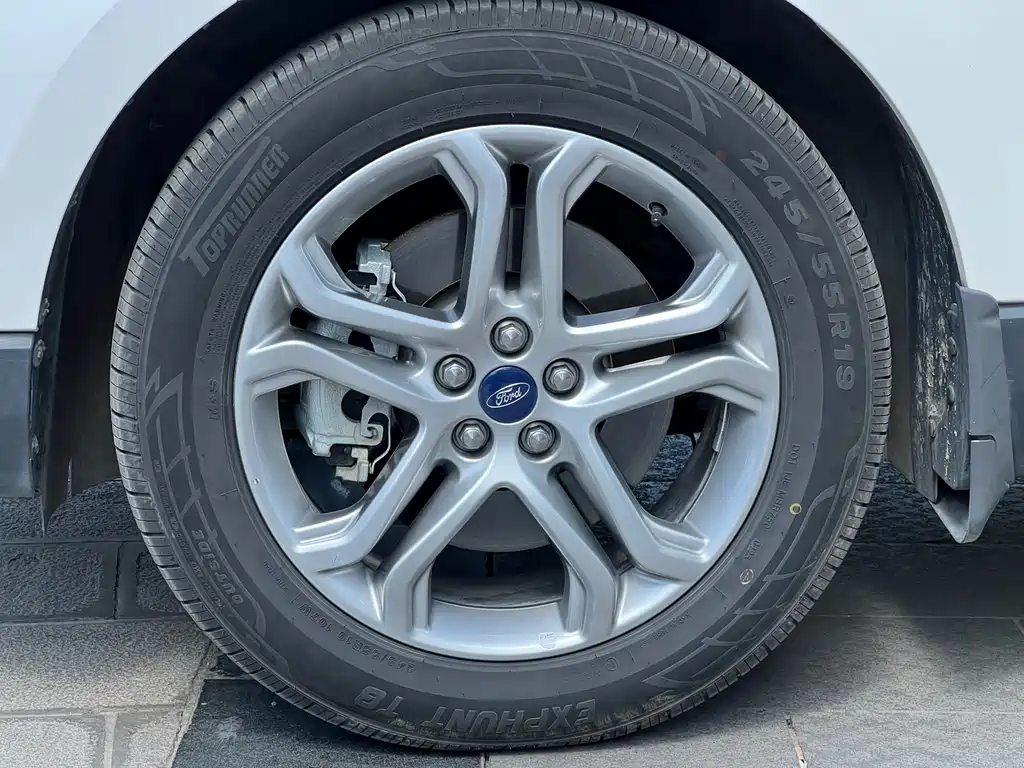 Ford Edge — фото 4